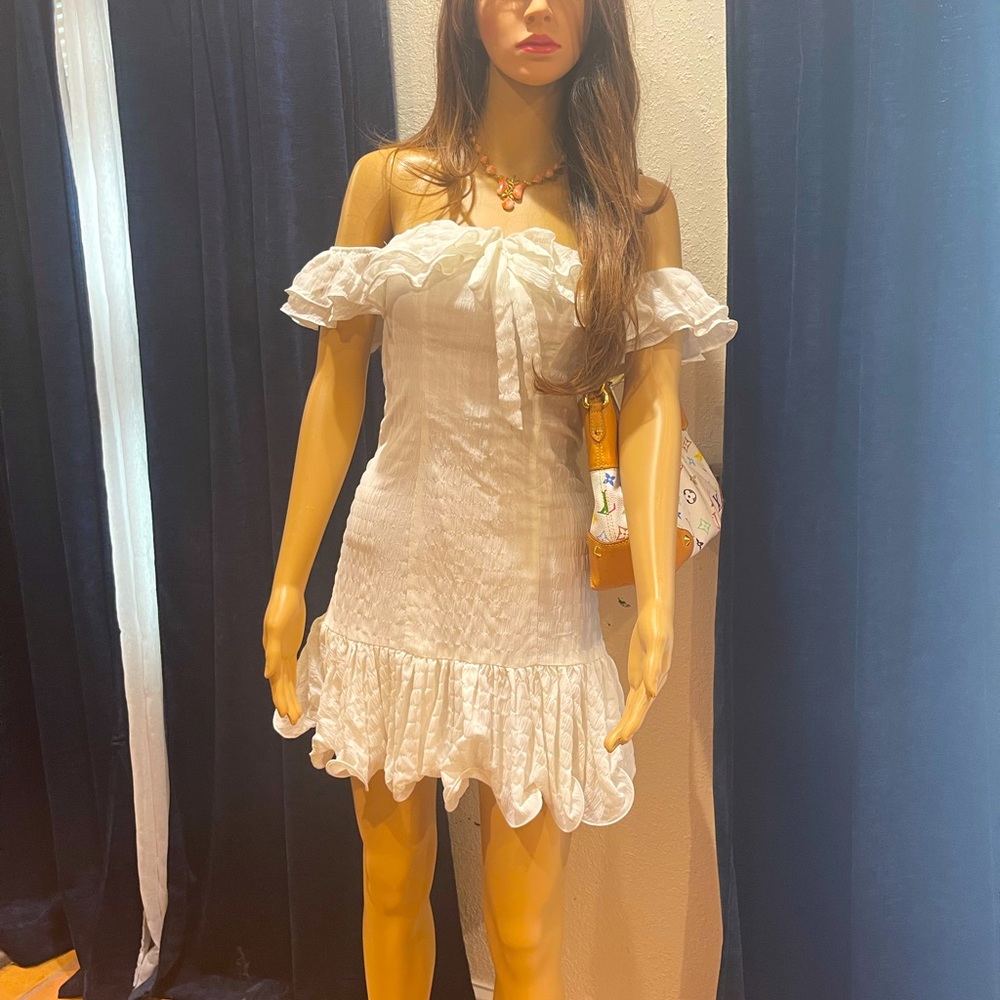 Dress - Picture 8 of 8
